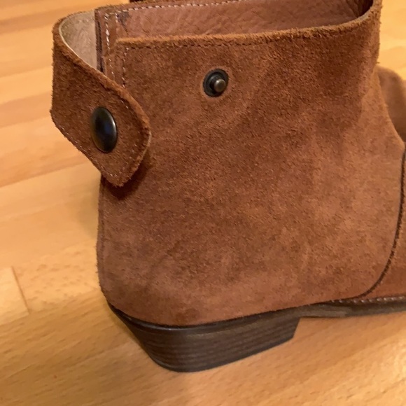 Gee Wawa Suede Pointed Toe Booties 7.5 - Picture 9 of 10